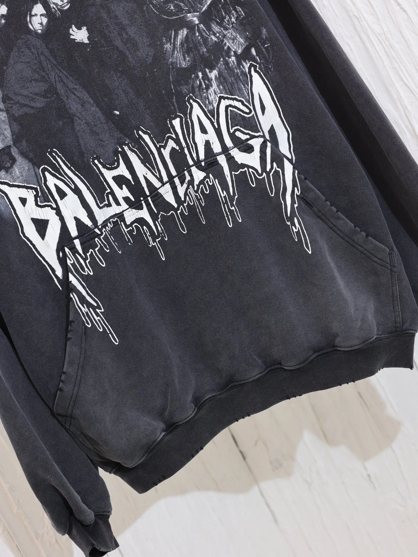 Balenciaga*/ 24New Arrival New. Vintage . 。SS 24New Arrival. . Authentic ， ！ ZP 。 460 ， . ， ，。 。 ， ， 。 。 Size：S/M/L